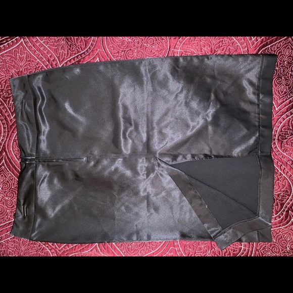 Skirt - Picture 2 of 4